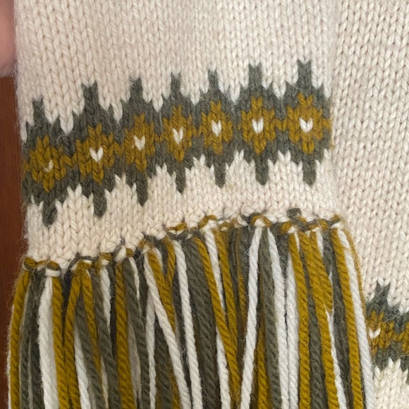 Vintage Hand Knit Chunky Wool
Fringe Poncho Sweater Hippie
Boho Cozy 60s70s - Picture 4 of 8